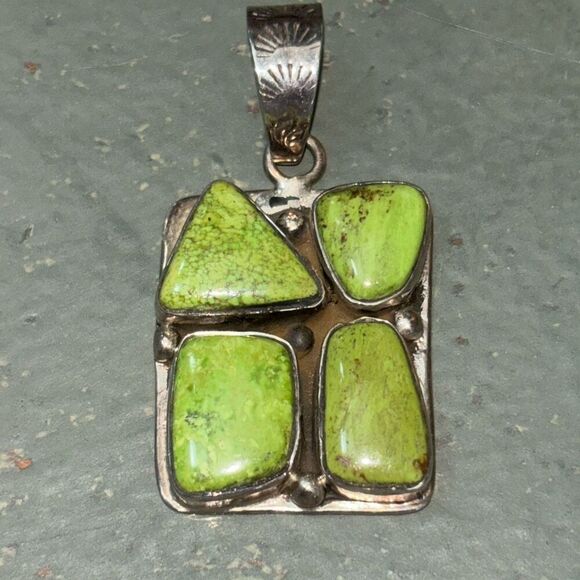 Russell Sam Navajo 925 silver green turquoise pendant necklace 4 stone western - Picture 2 of 13